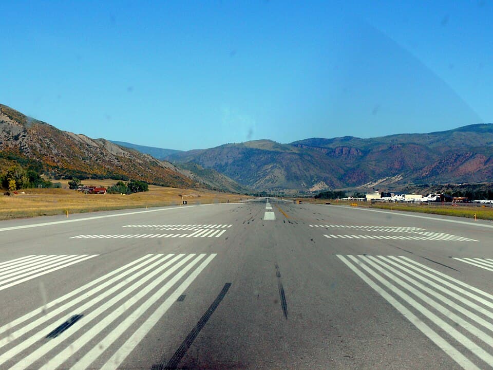 View of Aspen/Pitkin County Airport (Sardy Field) (ASE)